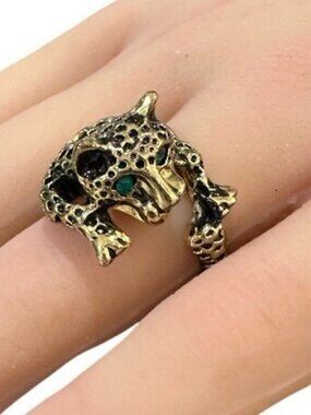 Vintage Leopard Ring Wraparound Gold Tone Green Gem Eyes Size 6.5 Big Cat Womens